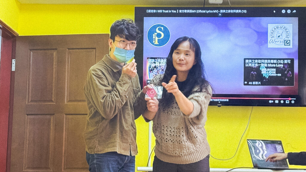 頒發壓花手作禮物