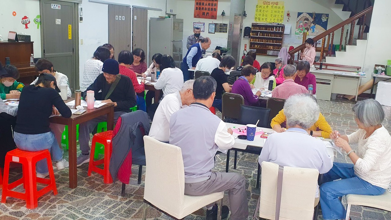 2026.04.08|松年樂活站-動手設計海報:從參與到創作的轉變